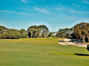 Royal Melbourne (Presidents Cup) 9th Approach